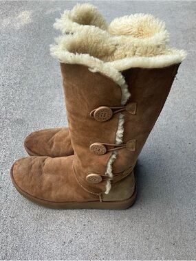 Size 11 UGG Women's Bailey Triplet II Suede Tall Boots Sheepskin Lined Chestnut